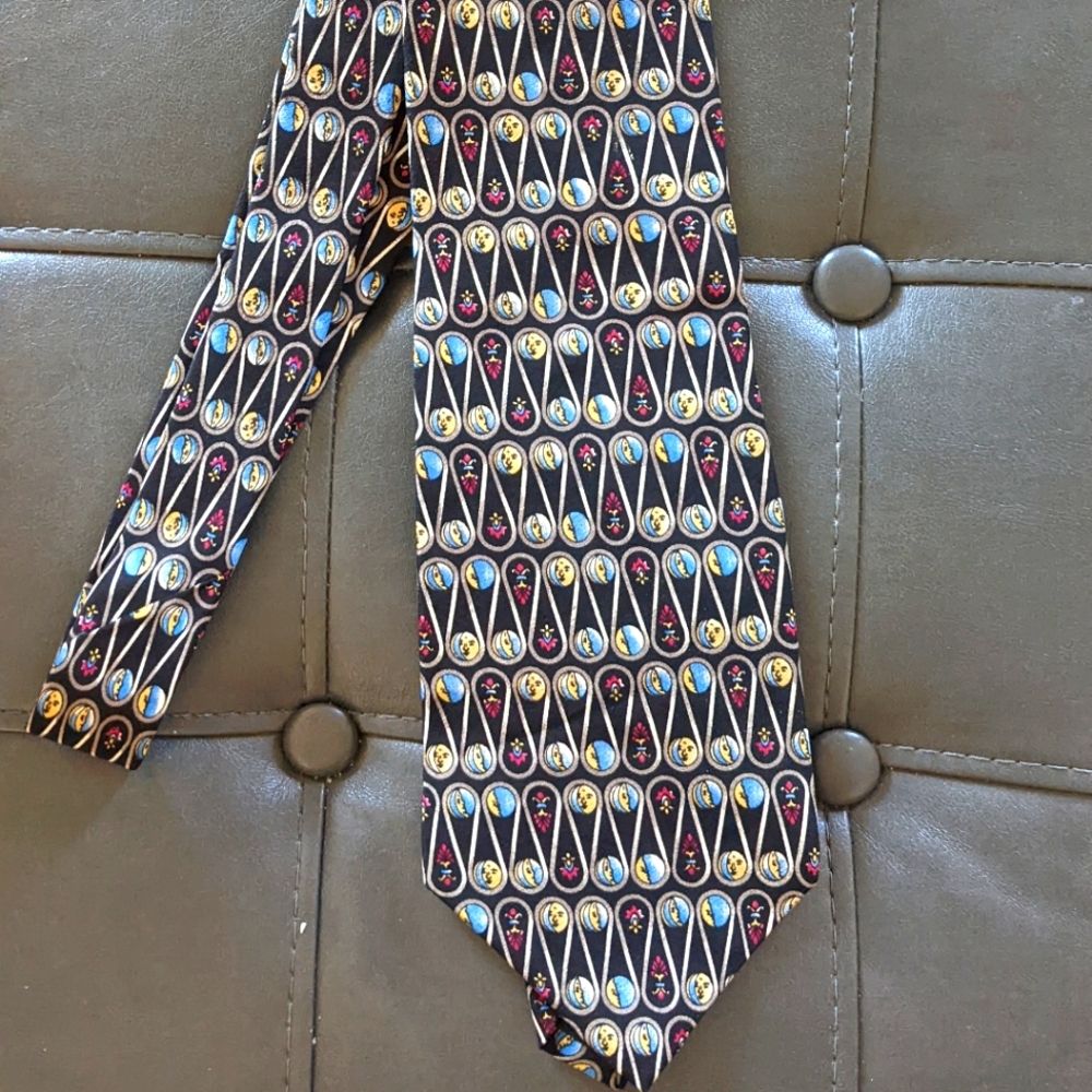Metropolitan museum of art necktie